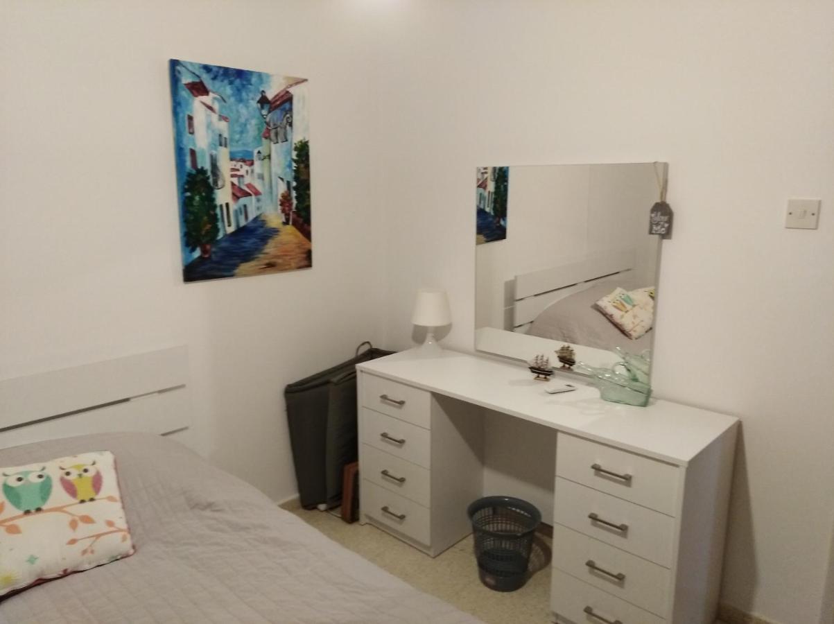Larnaca, Pervolia 1 bedroom seaside apartment Exterior foto